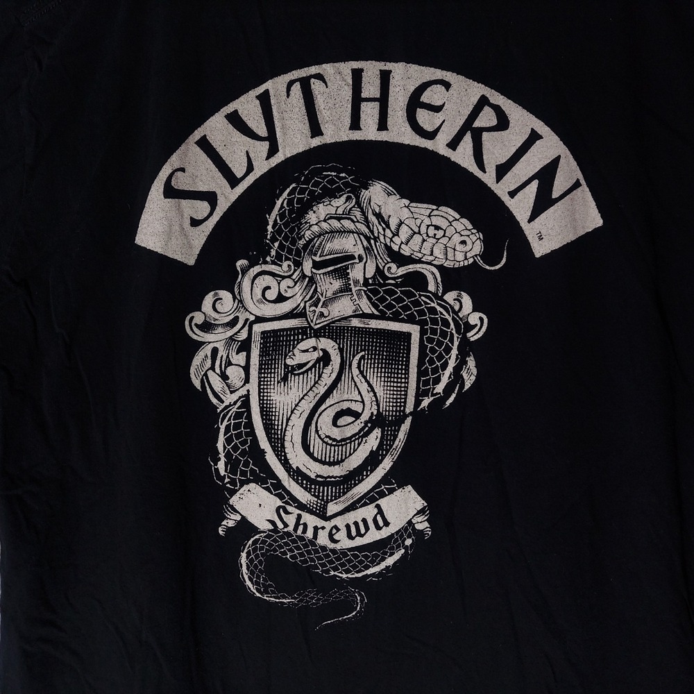 Harry Potter Women T-Shirt 2XL Black Goth Slytherin Crest Graphic Tee Shrewd - Picture 2 of 5